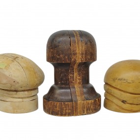 #62822 - 185$ à 225$ ch. Vintage wooden hat forms, molds 