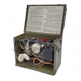 #63033 -  Vintage Canadian military communication unit in its original metal case.