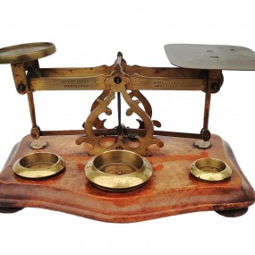 #63099 -  Magnifique petite balance Day & Millward ,laiton avec base en bois 