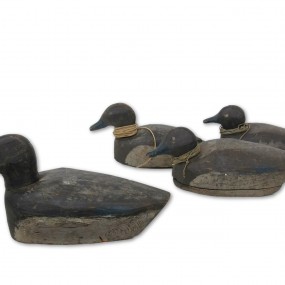 Anciens appelants de chasse, canards en bois