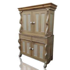 Armoire antique 14 caissons, corniche remplacée dans le passé