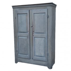 #62678 - Armoire antique en pin, portes décorées de double panneaux soulevés #62678 - Armoire antique en pin, portes décorées de double panneaux soulevés