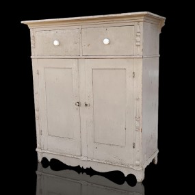 Armoire buffet en pin, clous carrés, telle que trouvée, base chantournée 