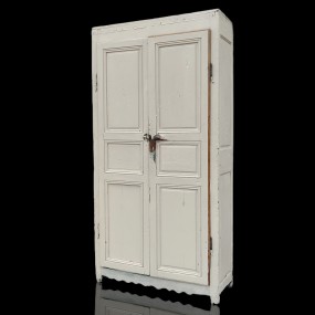 Armoire esprit Louis XIII, 18e siècle, base chantournée, 2 caissons remplacés 