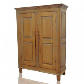 Armoire Québécoise antique en pin, 8 caissons soulevés