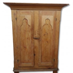 Armoire de style Gothique 