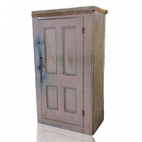 Belle armoire cheminée, porte décorée de 4 caissons, telle que trouvée