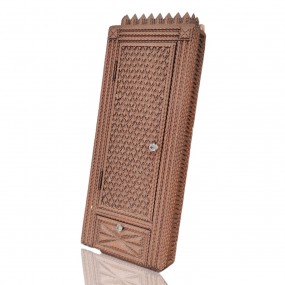 Cabinet Tramp Art sculpté, pharmacie murale