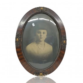 Antique frame with photo-portrait