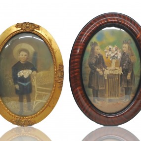 Cadres ovales avec vitres bombées Cadres ovales avec vitres bombées