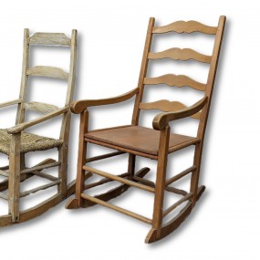 Chaises bercantes, chaise de gauche vendue