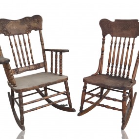 Chaises bercantes (Gauche vendu)