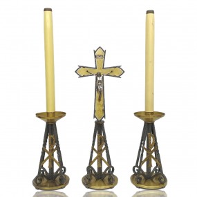 Chandeliers religieux avec crucifix sur pied 