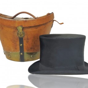 #59832 - 190$ Antique top hat with original leather case