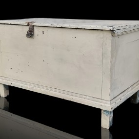 #59236 -  Antique blanket chest, forged nail assembly 