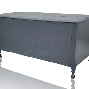 Coffre antique en pin, pattes tournées, 