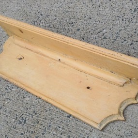 Wall shelf cornice