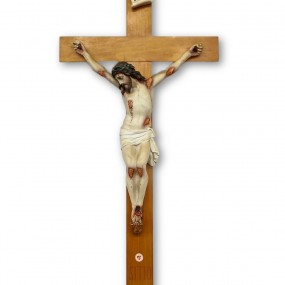 Crucifix avec corpus en plâtre 