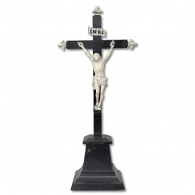 Crucifix avec corpus en plomb
