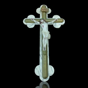 Crucifix mural avec corpus en plâtre 