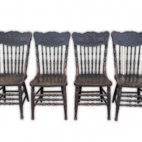 Ensemble de 4 chaises à dossiers pressés ''press-back''