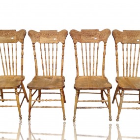 #61825 - 85$ ch. Ensemble de 4 chaises à dossiers pressés, pressback 