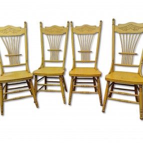 Ensemble 4 chaises à dossiers pressés ''press-back''