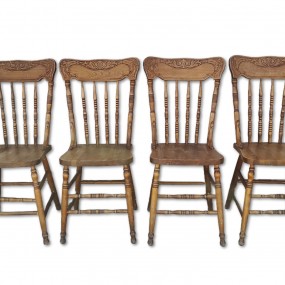 Ensemble de 4 chaises à dossiers pressés ''press-back''