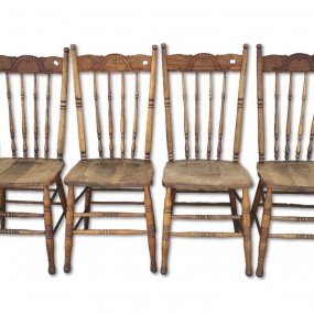 Ensemble de 4 chaises à dossiers pressés ''press-back''