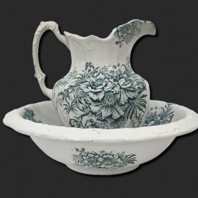 Porcelain pitcher and bowl 