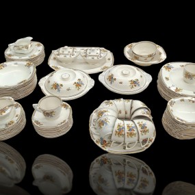 Set of dishes, Maddock Royal Cameronian 