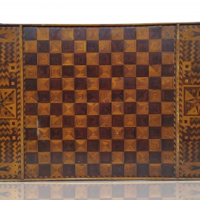 Exceptionnel de jeu dames fait de marqueterie, parchési, damier