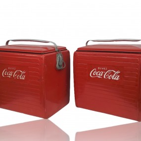 #58025 - 135$ ch. Glacières publicitaires Coca-Cola, cooler de gauche vendu