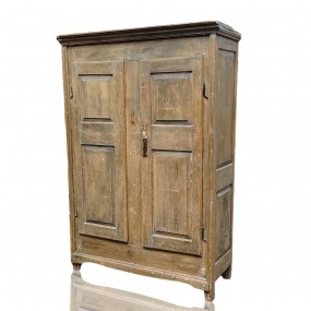 #58007 - 1950$ Grande armoire antique en pin, caissons soulevés et clous forgés 
