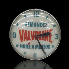 Motor oil valvoline advertising clock (dial window broken)