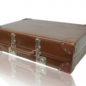 #59749 - 55$ Brown leather suitcase with reinforced corners, vintage look for decor or display. #59749 - 55$ Brown leather suitcase with reinforced corners, vintage look for decor or display.