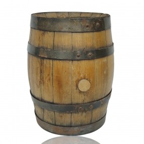 Little wooden barrel 