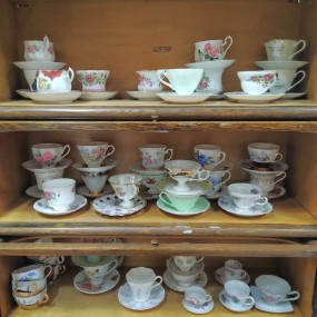 Lot de tasses de fantaisies en porcelaine, tasse à thé 