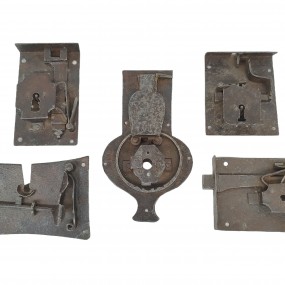 Lot de très vieilles serrures forgées, quincailleries anciennes 