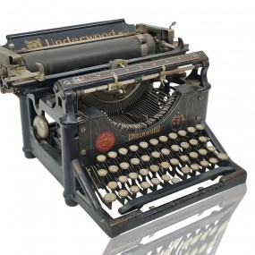 Vintage Underwood typewriter 