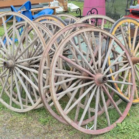 Decorative horse carriage wheels