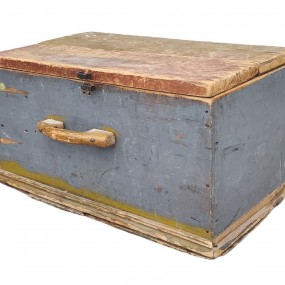 Petit coffre en pin, belles couleurs 