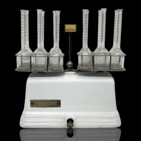 Petite balance décorative de chimiste 