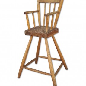 Petite chaise haute pour enfant 