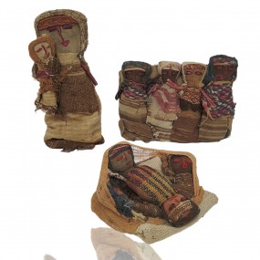 Petites poupées faites à la main 
