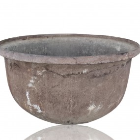 Large cast iron cauldron 