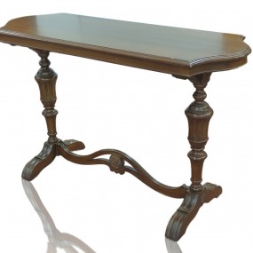 Table console avec piétement tourné