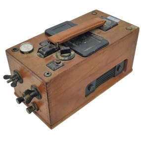 Insulation tester, ohmmeter, megohmmeter with hand crank