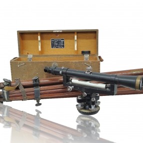 Transit d'arpenteur avec trépied, lunette de géomètre, théodolite Transit d'arpenteur avec trépied, lunette de géomètre, théodolite