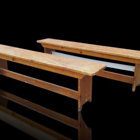 2 nice benches 